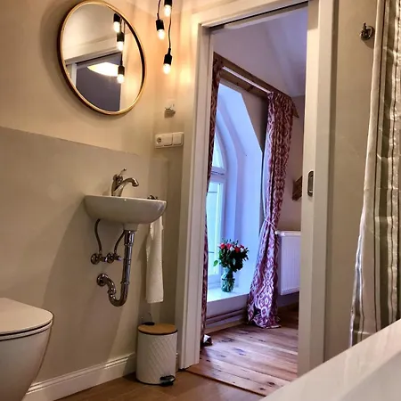 - Zamek Cerveny Hradek U Sedlcan Hébergement de vacances Janov (Pribram)